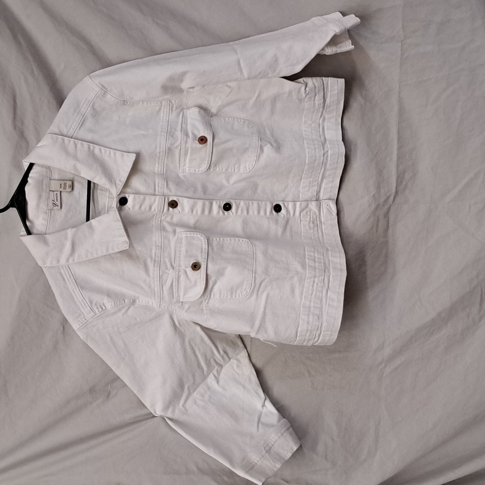 Size 22 Venezia white summer jean type jacket 3/4 length sleeves and short waist